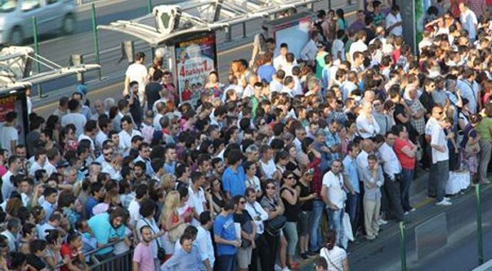 İstanbul'da kilometrekareye kaç kişi düşüyor? İstanbul'da kilometrekareye kaç kişi düşüyor?