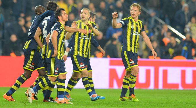Liderlik rekoru Fenerbahçe'de Liderlik rekoru Fenerbahçe'de