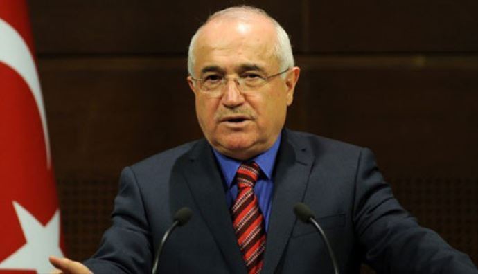 Cemil Çiçek: 'Anayasa değişikliği şart' Cemil Çiçek: 'Anayasa değişikliği şart'