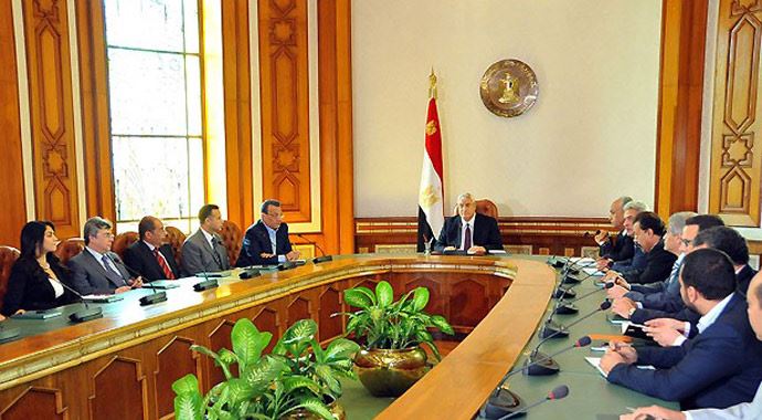 Mısır'da cumhurbaşkanlığı adaylığı yarışı başladı Mısır'da cumhurbaşkanlığı adaylığı yarışı başladı