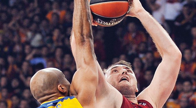 Aslan çarpıldı: 84-90