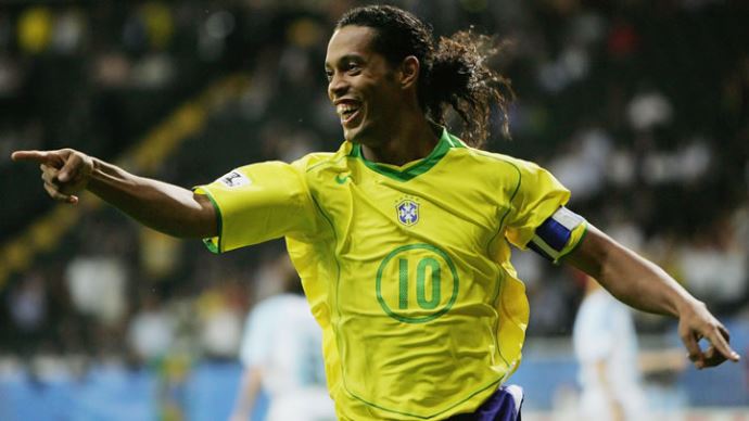 Ronaldinho transferine Başkan el koydu Ronaldinho transferine Başkan el koydu