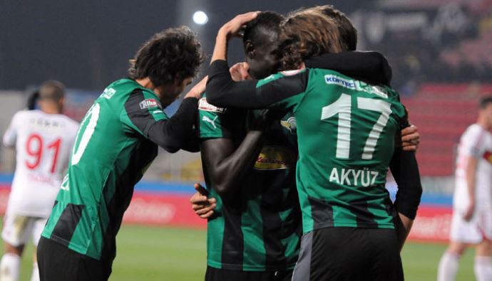 Akhisar Belediye, Kupa&#039;da Sivasspor&#039;u devirdi