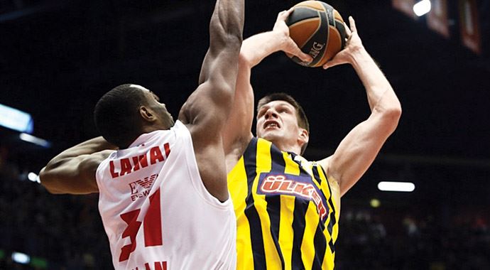 Fenerbahçe Ülker, Armani Milano'ya boyun eğdi Fenerbahçe Ülker, Armani Milano'ya boyun eğdi