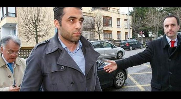 Racing'de tarihi protestoyu durdurmaya çalışan Türk Racing'de tarihi protestoyu durdurmaya çalışan Türk