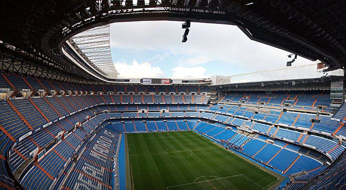 Santiago Bernabeu Stadı'nın yenilenmesi 400 milyon avro Santiago Bernabeu Stadı'nın yenilenmesi 400 milyon avro
