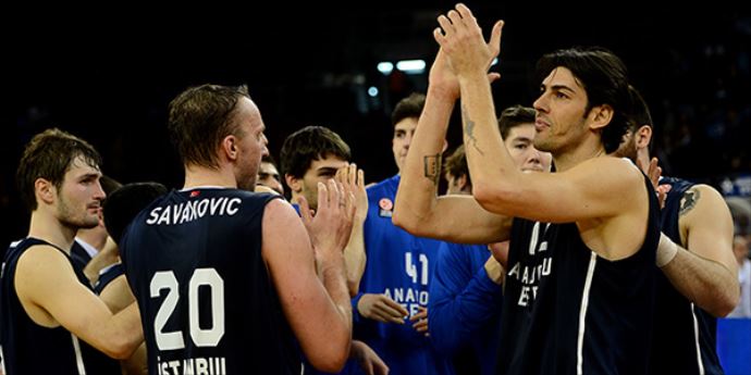 Anadolu Efes çeyrek final aşkına Anadolu Efes çeyrek final aşkına