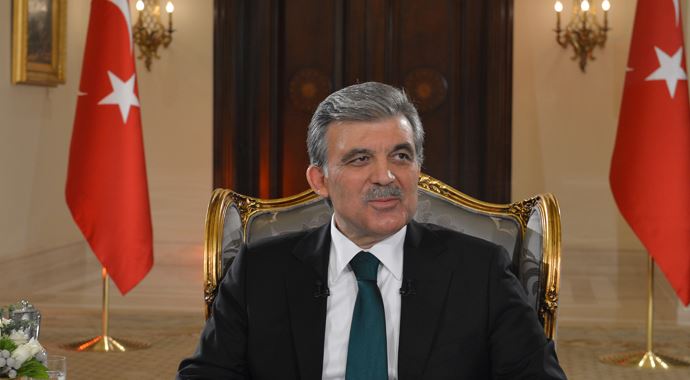Abdullah Gül, canlı yayın için Erdoğan'ı bekledi Abdullah Gül, canlı yayın için Erdoğan'ı bekledi