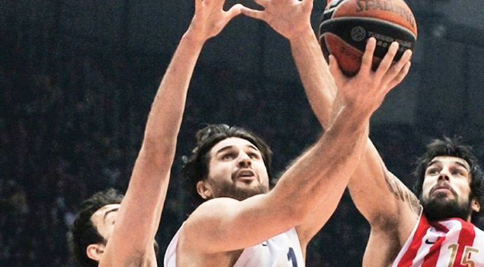 F.Bahçe'yi komşu üzdü: 82-95 F.Bahçe'yi komşu üzdü: 82-95