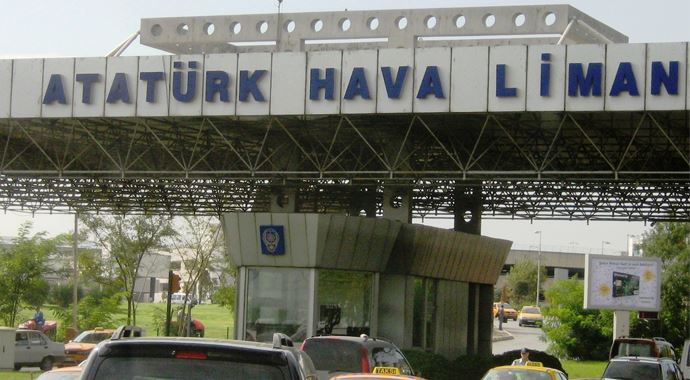 Atatürk Havalimanı'nda bomba paniği!