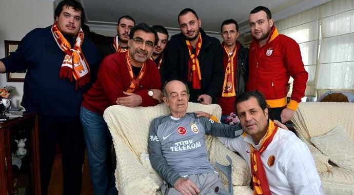 Turgay Şeren'e Ultraslan ziyareti Turgay Şeren'e Ultraslan ziyareti