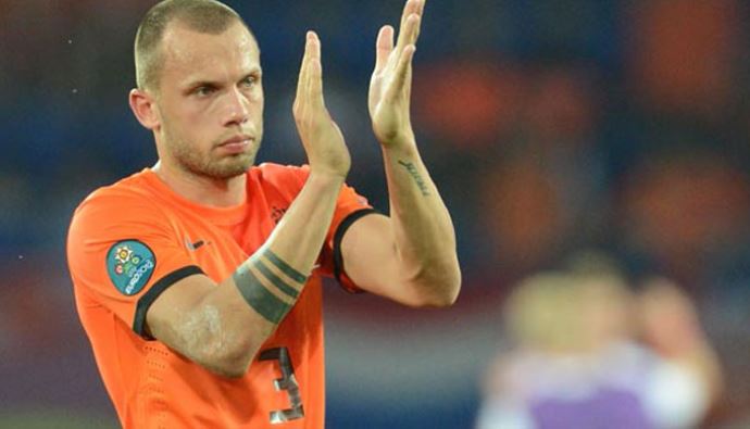 Lescott&#039;an sonuç çıkmayınca rota Heitinga&#039;ya döndü
