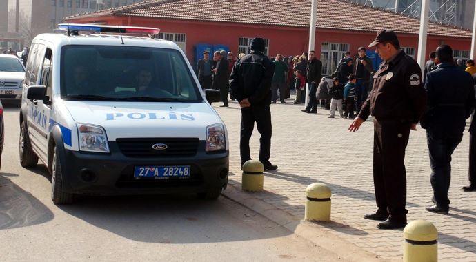 'Bebek yüzlü katil' firar etti 'Bebek yüzlü katil' firar etti
