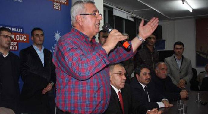 Mehmet Metiner: Liderimize sadakatle bağlıyız Mehmet Metiner: Liderimize sadakatle bağlıyız