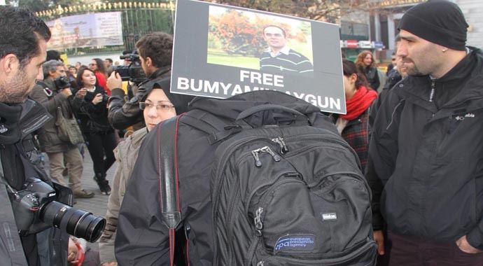 Gazeteciler Suriye'de esir tutulan Bünyamin Aygün için yürüdü Gazeteciler Suriye'de esir tutulan Bünyamin Aygün için yürüdü