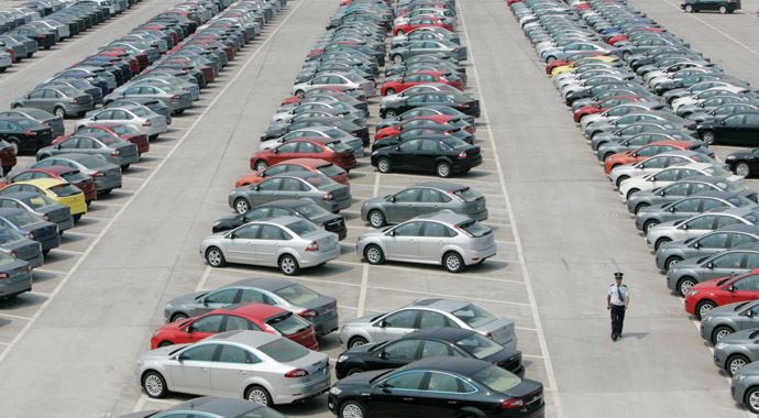 Geçen yılın yıldız sektörü otomotivde vergi endişesi Geçen yılın yıldız sektörü otomotivde vergi endişesi