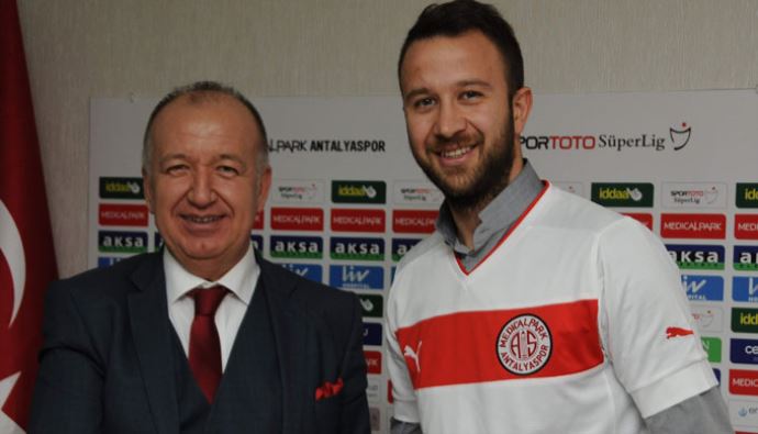 Giray, Atalyaspor ile anlaştı Giray, Atalyaspor ile anlaştı