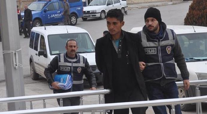 Çaldığı traktörle bakın ne yaptı? Çaldığı traktörle bakın ne yaptı?