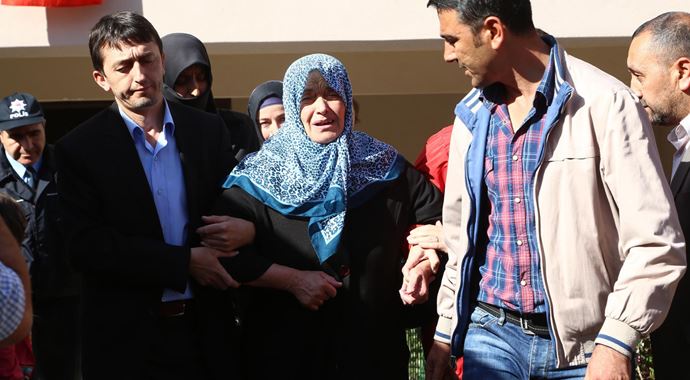 Şehit Atıf Şahin'in ölüm haberini annesi böyle aldı Şehit Atıf Şahin'in ölüm haberini annesi böyle aldı