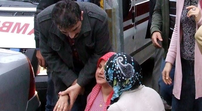 Tartıştığı eşinin boğazını kesti 