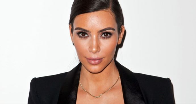 Kim Kardashian bunu da yaptı! Kim Kardashian bunu da yaptı!