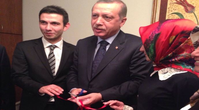 Nişan yüzüklerini Erdoğan taktı