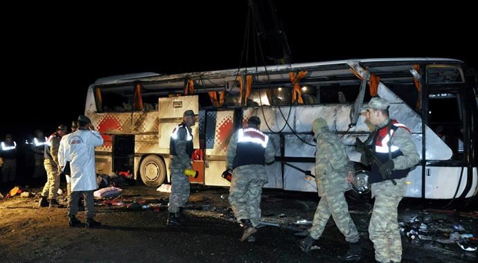 Sivas Valiliği'nden 3 polisin şehit olduğu kazayla ilgili açıklama Sivas Valiliği'nden 3 polisin şehit olduğu kazayla ilgili açıklama