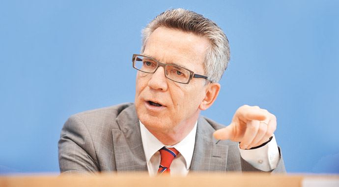 Almanya İçişleri Bakanı: PKK terör örgütüdür öyle de kalacak