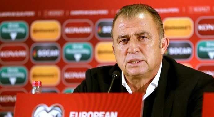 Letonyalı gazetecinin bu sorusu Fatih Terim'i çıldırttı Letonyalı gazetecinin bu sorusu Fatih Terim'i çıldırttı