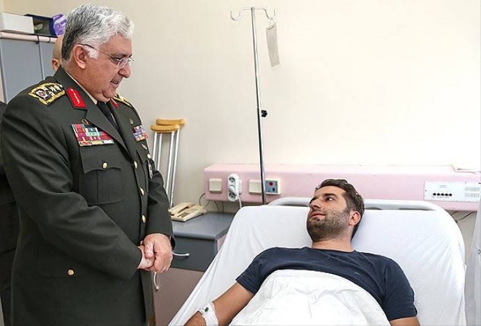 Orgeneral Özel'den Emniyet Müdürü Ürker'e ziyaret Orgeneral Özel'den Emniyet Müdürü Ürker'e ziyaret