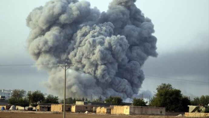 Savaş uçakları IŞİD'i Kobani'de 21 kez vurdu