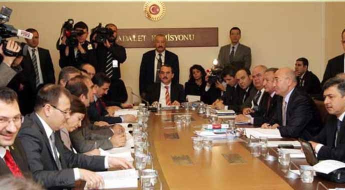 Yargı paketi görüşmeleri ertelendi Yargı paketi görüşmeleri ertelendi