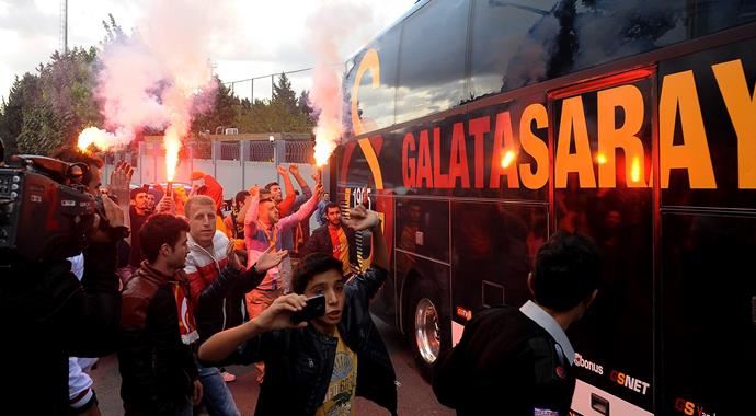 Galatasaray derbi için yola çıktı! Galatasaray derbi için yola çıktı!