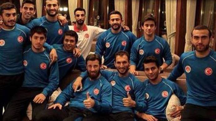 Galatasaray&#039;a sevinen milliler otelden atıldı