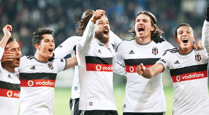 Beşiktaş ilk iç saha galibiyetini aldı Beşiktaş ilk iç saha galibiyetini aldı