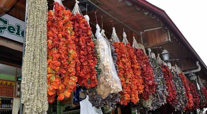 Kurutmalık bamyanın fiyatı altınla yarışıyor Kurutmalık bamyanın fiyatı altınla yarışıyor