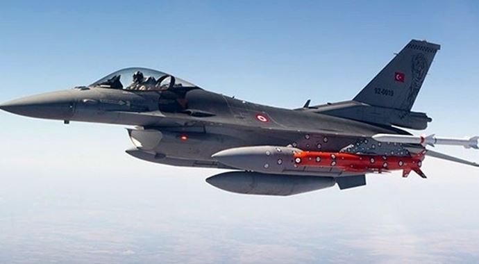 Türk uçaklarına taciz!