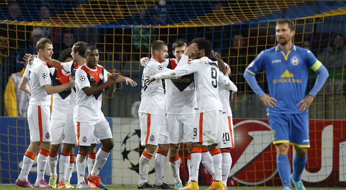 Adriano tek başına Borisov'u bitirdi Adriano tek başına Borisov'u bitirdi