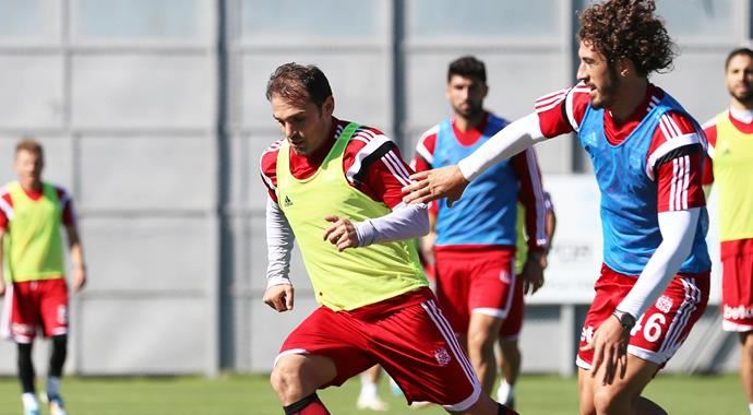 Sivasspor 'Çaykur Rizespor'a hazırlanıyor Sivasspor 'Çaykur Rizespor'a hazırlanıyor
