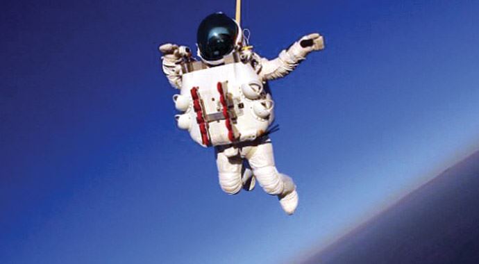 Google&#039;un CEO&#039;su Uzaydan Dünya&#039;ya atladı