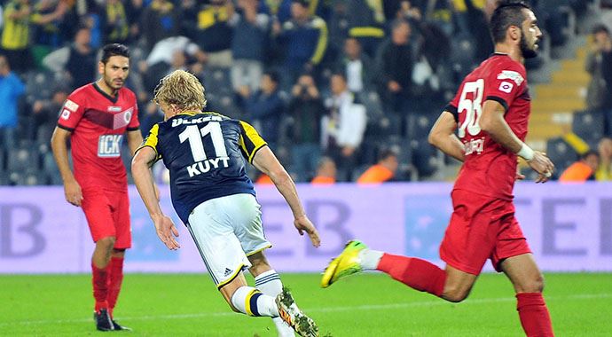 Fenerbahçe'de derbi mesaisi yarın başlıyor Fenerbahçe'de derbi mesaisi yarın başlıyor