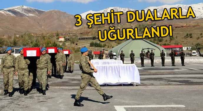 Hakkari'de şehit olan üç asker için tören Hakkari'de şehit olan üç asker için tören