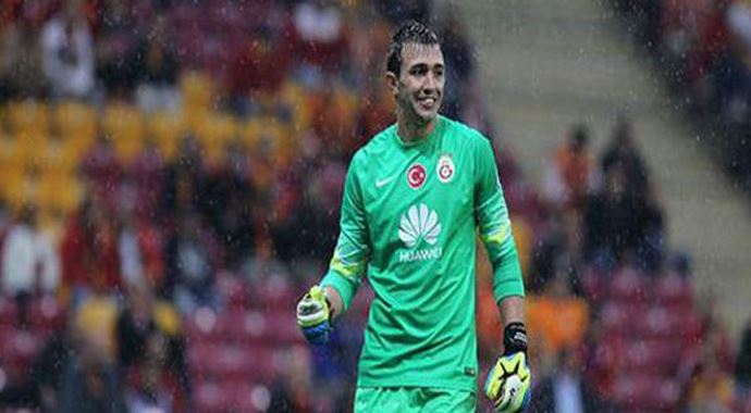 Muslera&#039;dan ayakta alkışlanacak hareket