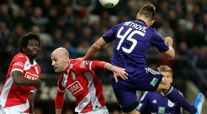 Galatasaray'ın rakibi evinde mağlup Galatasaray'ın rakibi evinde mağlup