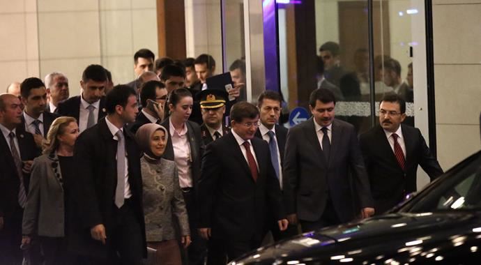 Başbakan Davutoğlu'ndan sürpriz ziyaret Başbakan Davutoğlu'ndan sürpriz ziyaret