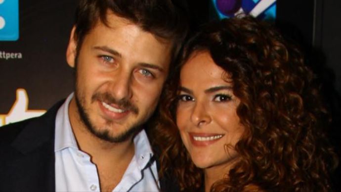 Ünlü çiftin bebeğinin cinsiyeti belli oldu Ünlü çiftin bebeğinin cinsiyeti belli oldu
