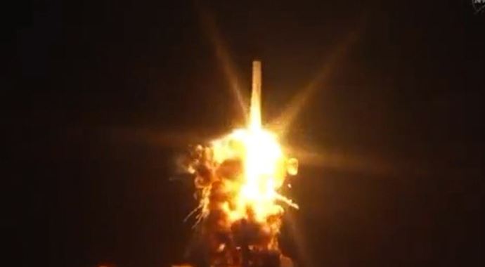 NASA&#039;nın insansız uzay roketi havada infilak etti