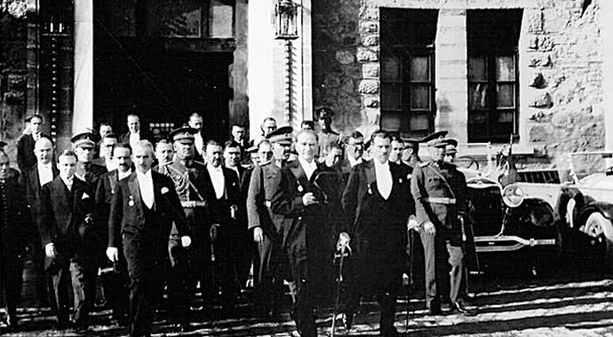 CUMHURİYET NİÇİN ve NASIL İLAN EDİLDİ?