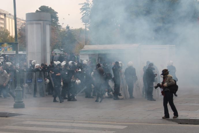 Ankara'daki Ermenek protestolarında ortalık karıştı, 7 gözaltı var Ankara'daki Ermenek protestolarında ortalık karıştı, 7 gözaltı var