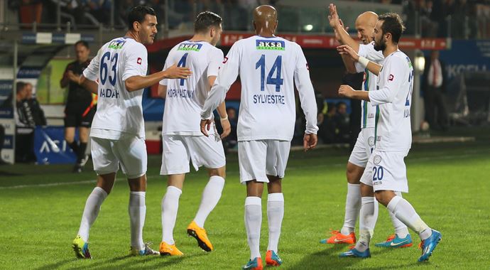 Çaykur Rizespor, Sebat&#039;ı 4 golle geçti
